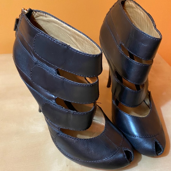 LAMB Strappy Leather Heels - Picture 10 of 10